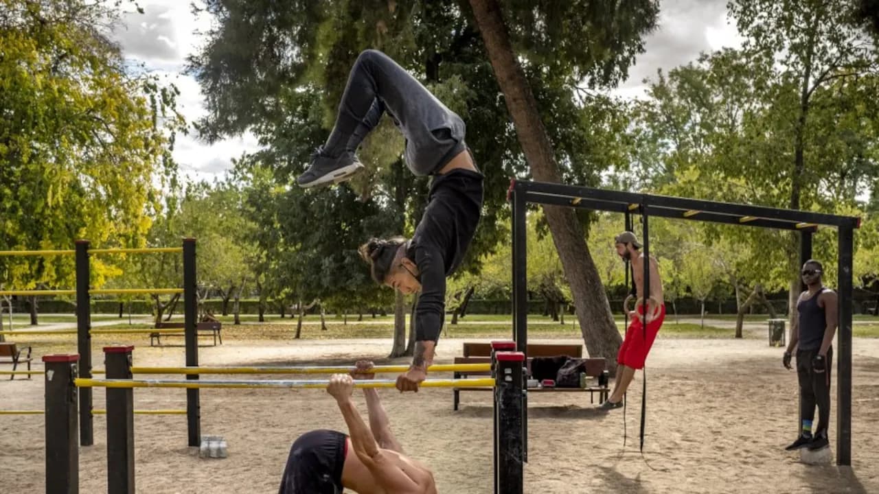 Clases de calistenia cerca de mi: mejora tu fitness sin dolor