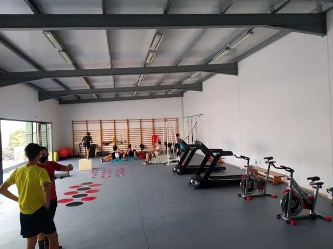 Gimnasio Almozara: servicios completos y actividades que inspiran