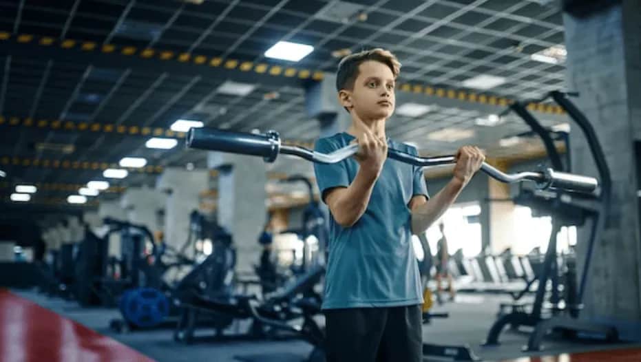 ¿A qué edad puede ir un niño al gimnasio sin riesgos para su salud?